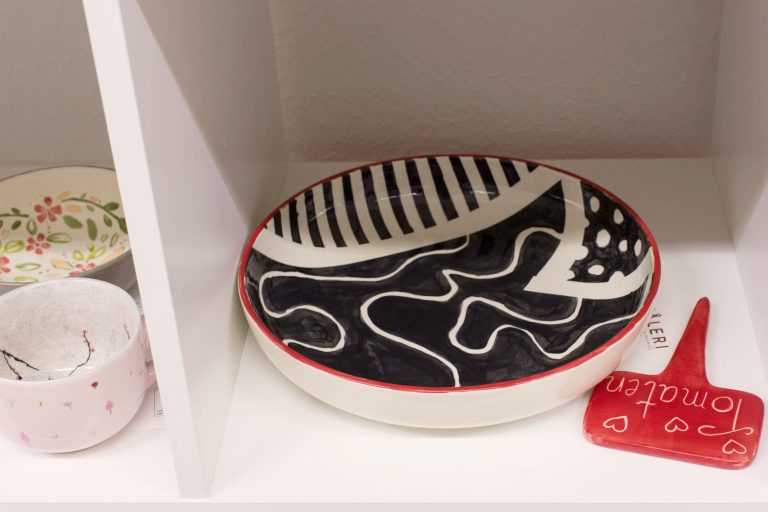 Schalen und Teller bemalen